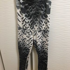 Lululemon size 10